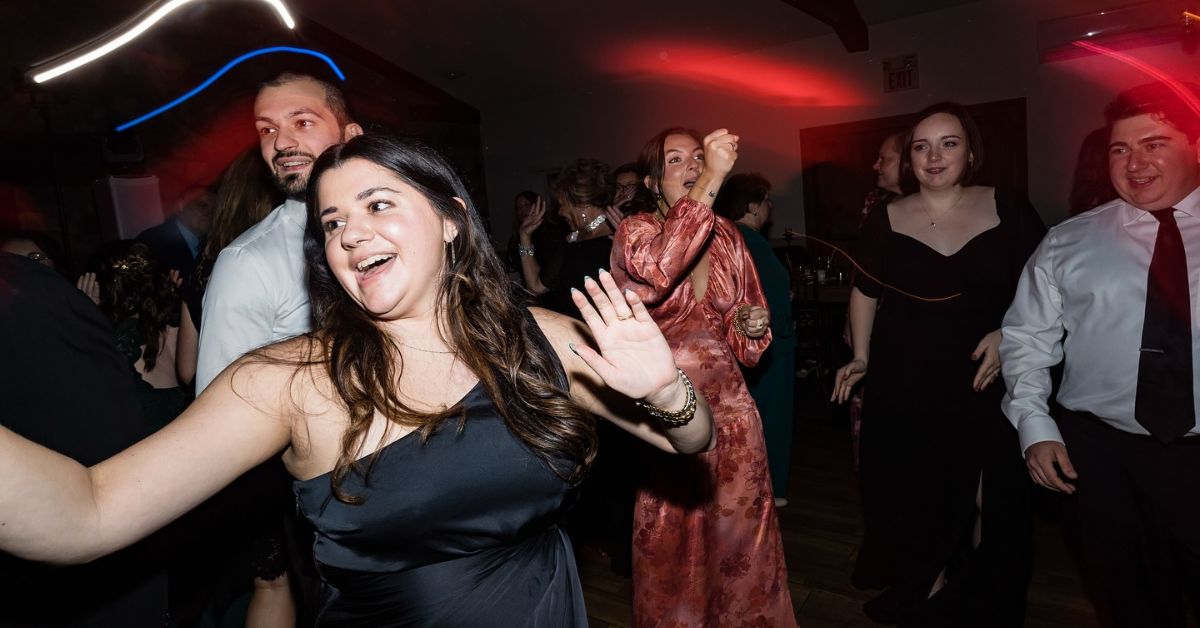 9 Mitzvah Hora Dance Tips for a Memorable Day
